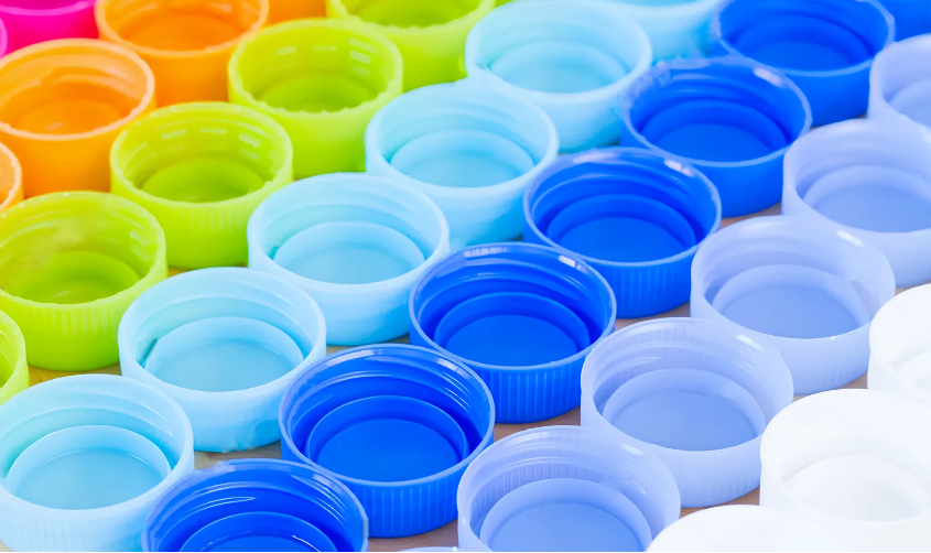 Plastic utrem caps